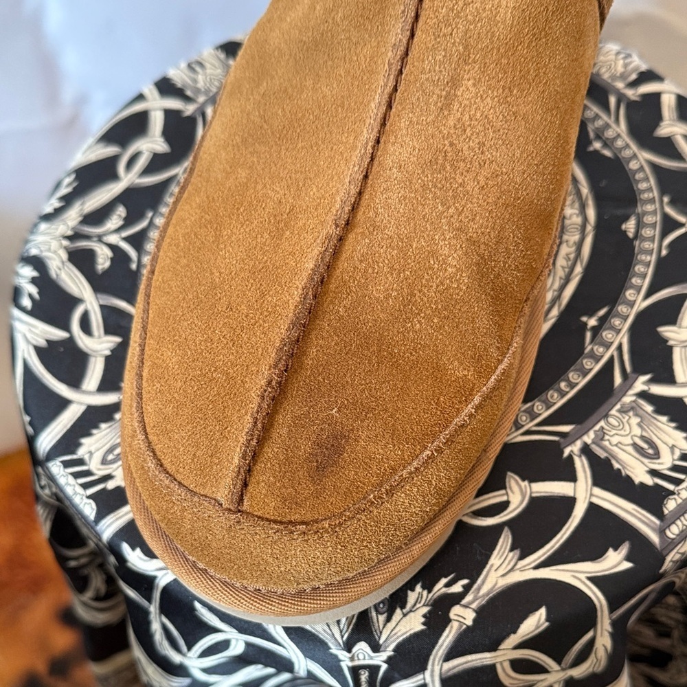 Koolaburra by UGG Men's Tan Suede Loafers - Picture 15 of 16